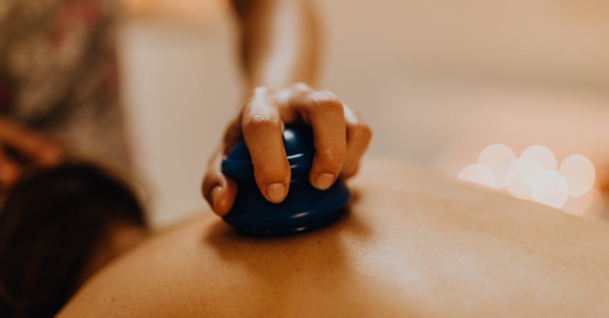 découvrez l'acupression, une thérapie naturelle qui utilise des points de pression pour soulager la douleur, réduire le stress et améliorer le bien-être général. apprenez les techniques et bienfaits de cette approche ancestrale de santé.