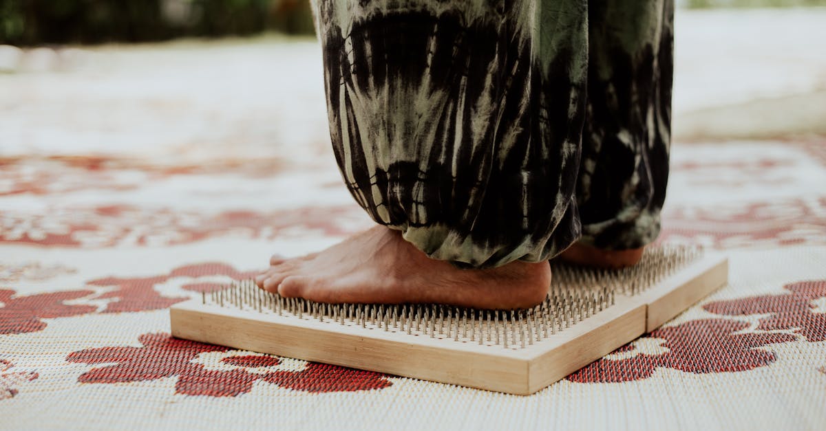 découvrez les bienfaits de notre tapis d'acupression, conçu pour stimuler vos points d'acupuncture, améliorer la circulation sanguine et réduire le stress. idéal pour la relaxation et le bien-être, ce tapis est l'accessoire parfait pour intégrer la réflexologie à votre routine quotidienne.