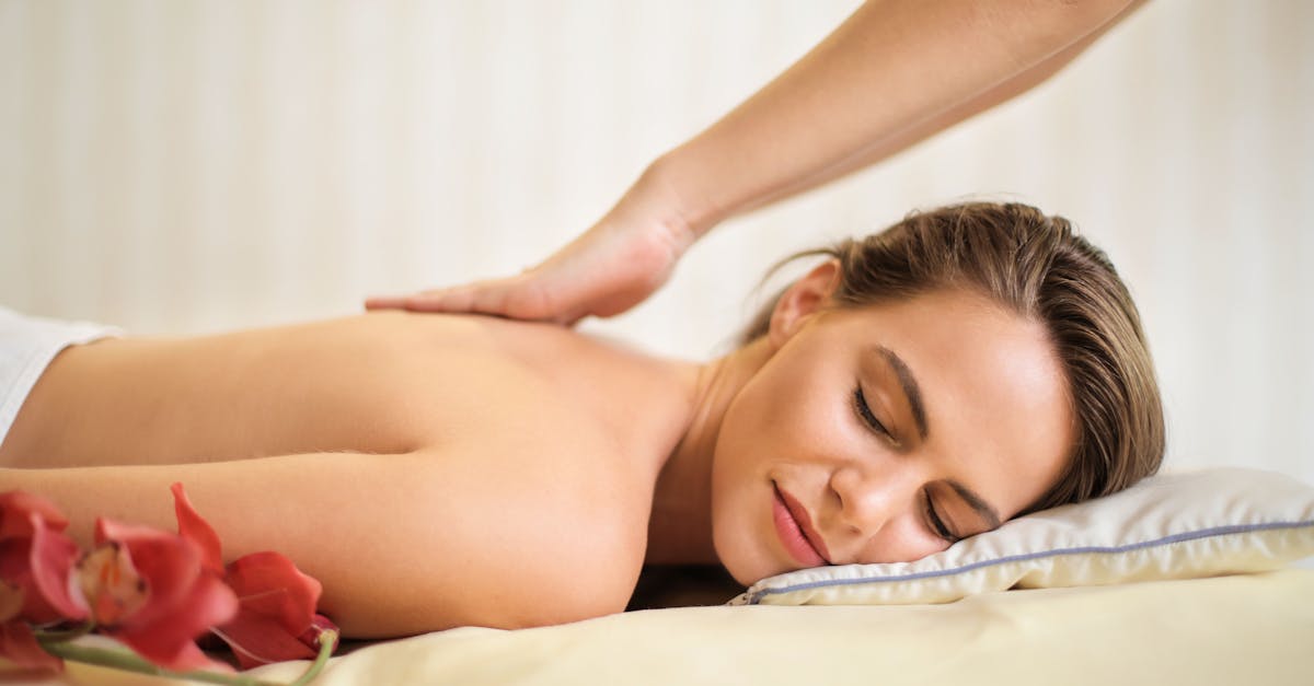 découvrez les bienfaits du massage pour votre bien-être : relaxation, détente musculaire et amélioration de la circulation. offrez-vous un moment de relaxation grâce à nos techniques de massage adaptées à vos besoins.